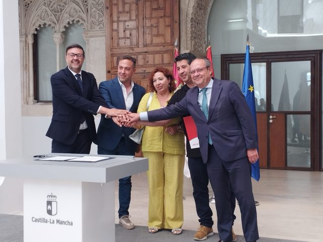 UGT Servicios Públicos firma la prórroga del Acuerdo de Mejoras UGT Servicios Públicos firma la prórroga del Acuerdo de Mejoras