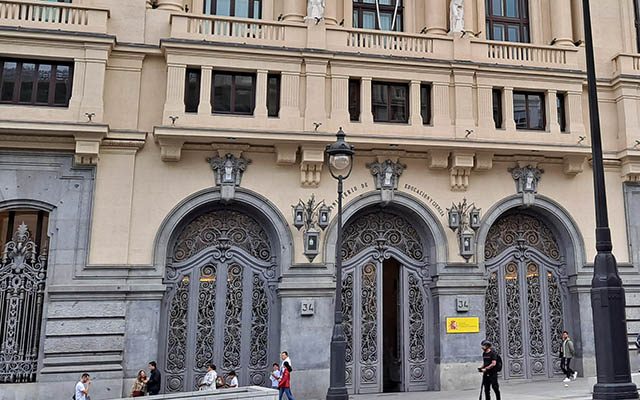 UGT exige a la ministra de Educación el cumplimiento de los compromisos en la Mesa de Negociación del Personal Docente no universitario